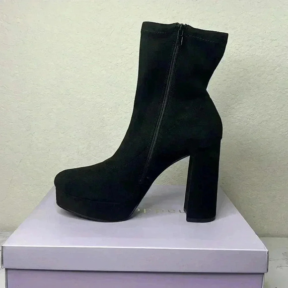 MADDEN GIRL Black Orchid  Suede Booties Size 10 M - Picture 3 of 11